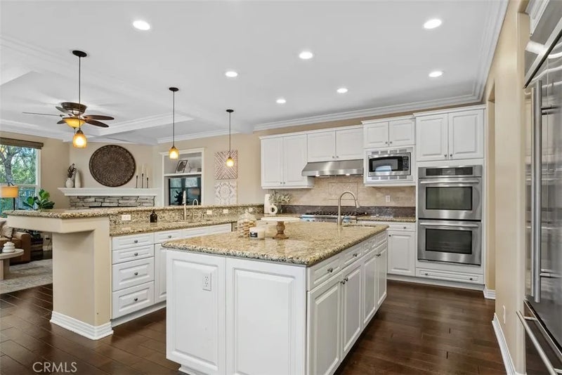16 Vela Court