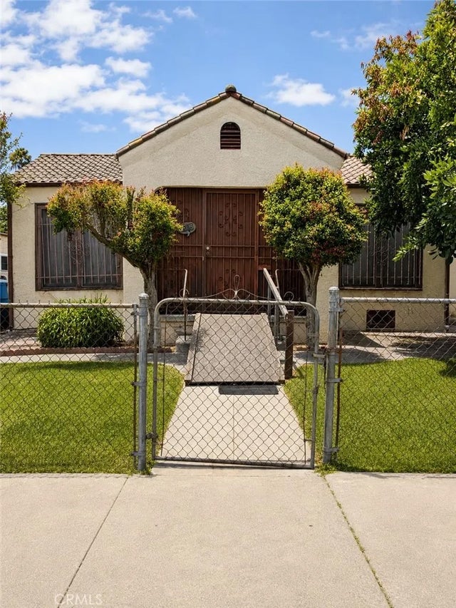 3045 Field Avenue, Los Angeles