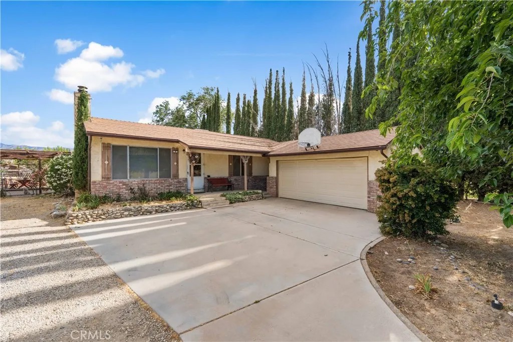 10042 Ave S12