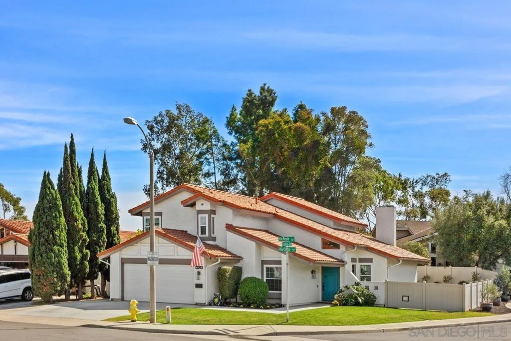 Photo of 4903 Via Cinta, San Diego, CA 92122 (MLS # 260008745)