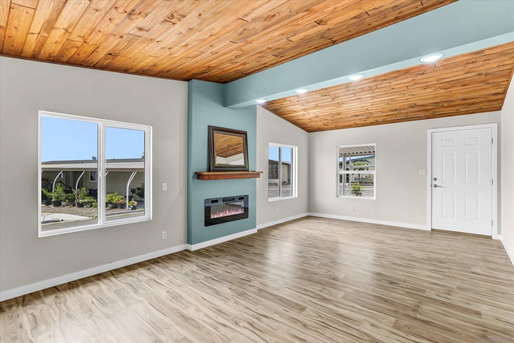 Photo of 275 S Worthington St #123, Spring Valley, CA 91977 (MLS # 260021595)