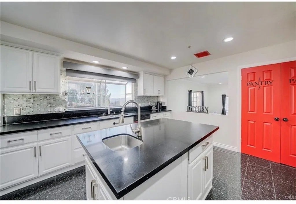 21415 Arapahoe