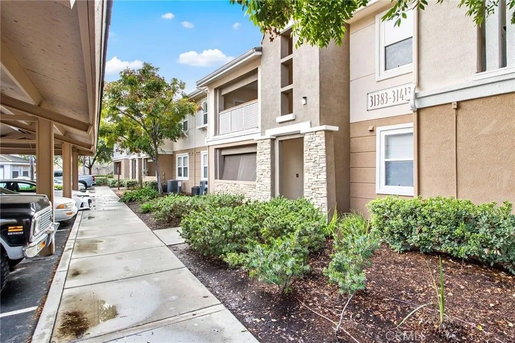 Photo of 31409 Taylor Ln, Temecula, CA 92592 (MLS # SW25265888)