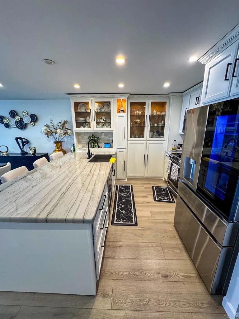 2500 Torrey Pines Road 902