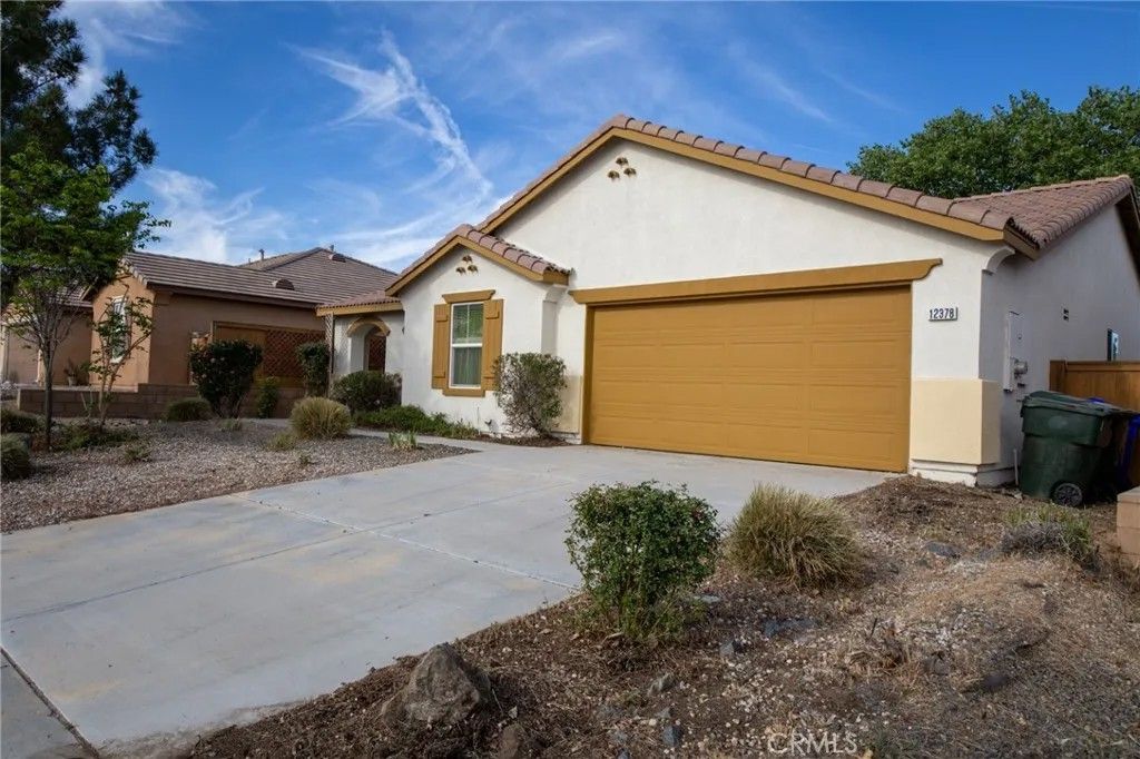 Photo of 12378 2nd Ave, Victorville, CA 92395 (MLS # CV26078037)