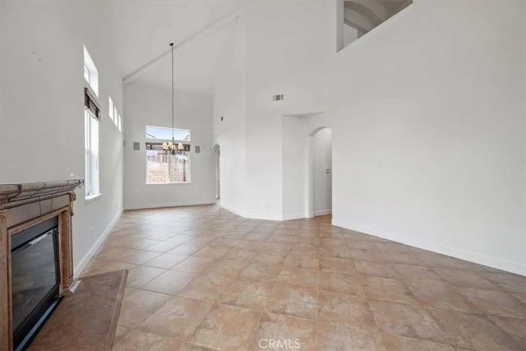 415 Dixson Street