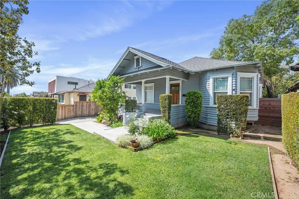 Photo of 1251 N Commonwealth Ave, Los Angeles, CA 90029 (MLS # PV26066757)