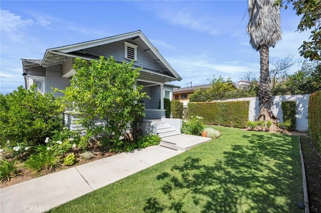 Photo of 1251 N Commonwealth Ave, Los Angeles, CA 90029 (MLS # PV26066757)