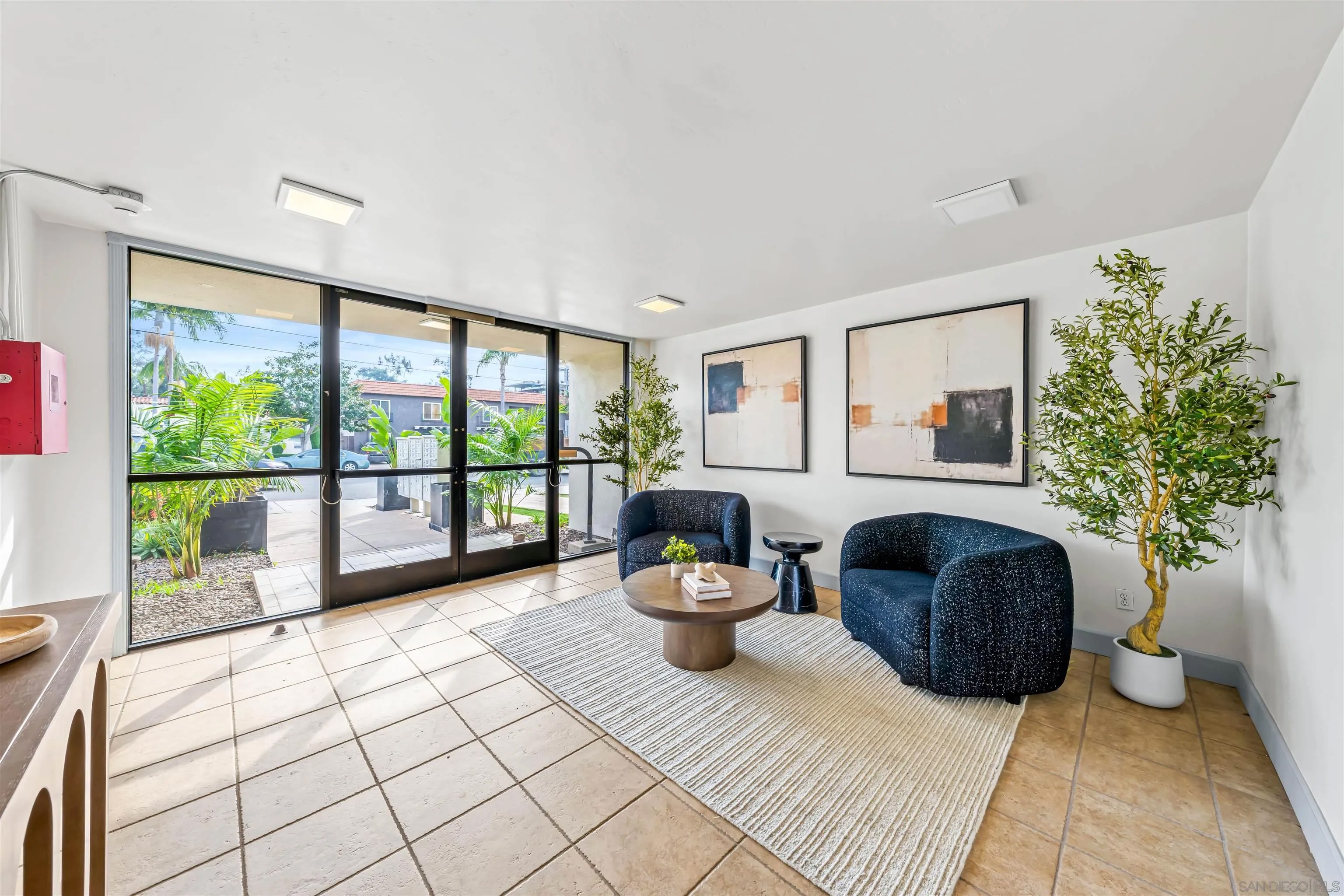 1030 Robinson Ave 111