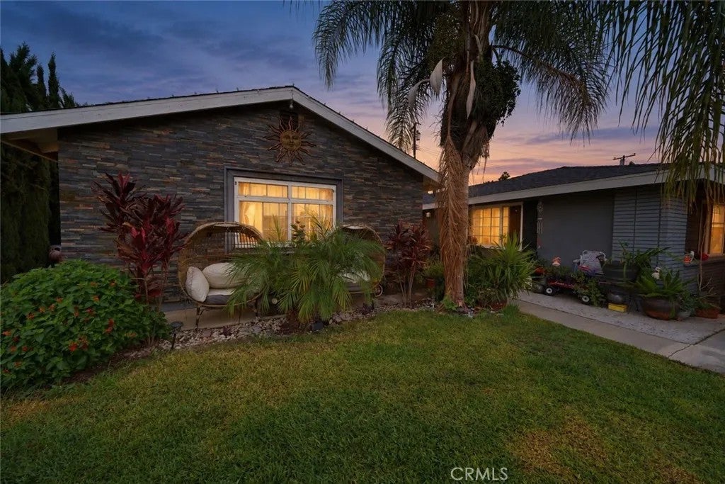 1402 Gayland