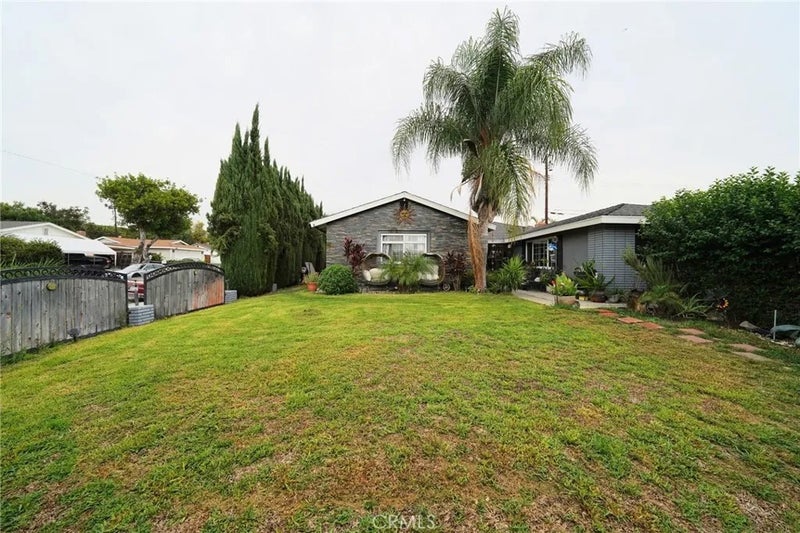 1402 Gayland