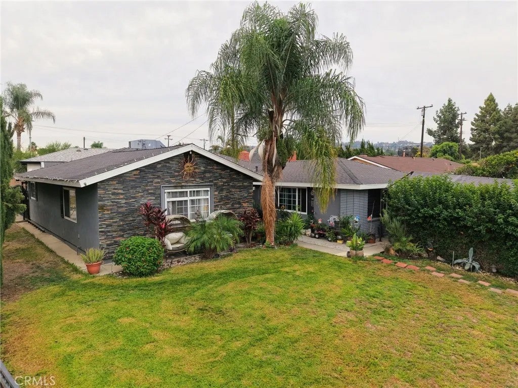 1402 Gayland
