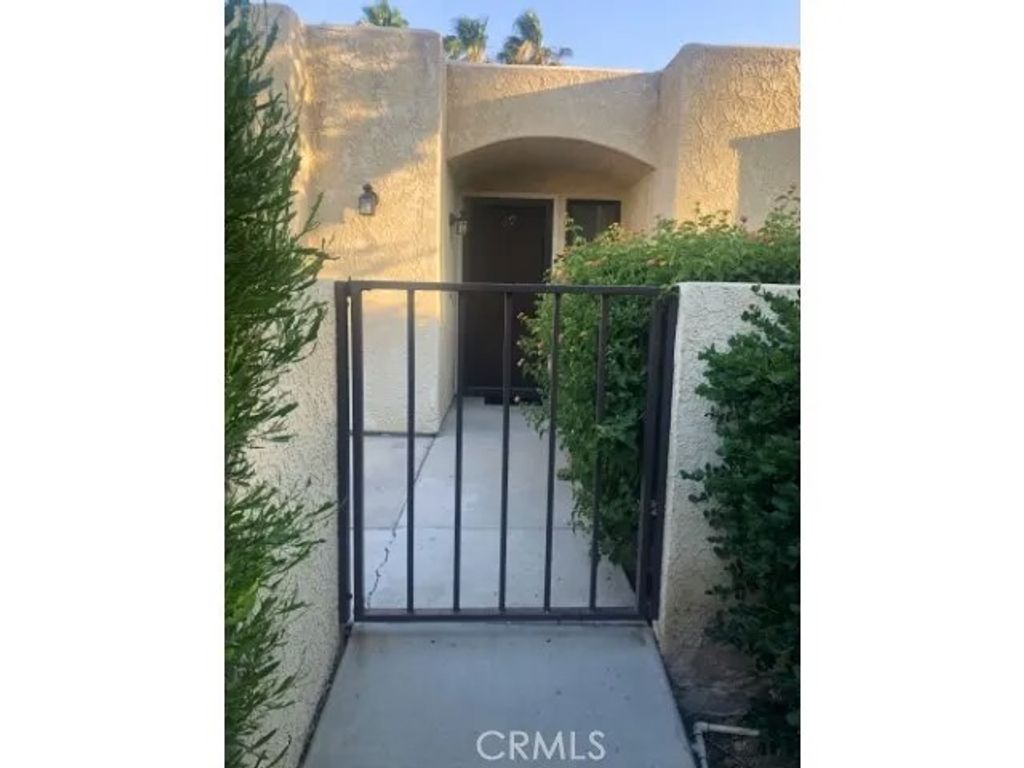 Photo of 200 E Racquet Club Road #19, Palm Springs, CA 92262 (MLS # TR26113539)