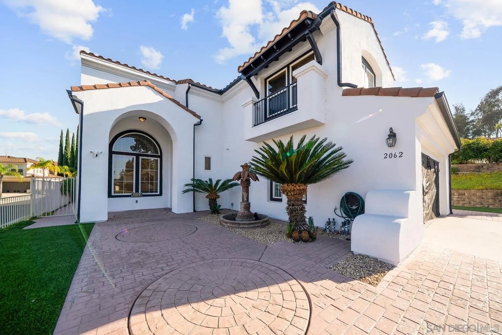 Photo of 2062 Pleasant Waters Ct, Spring Valley, CA 91977 (MLS # 260022818)