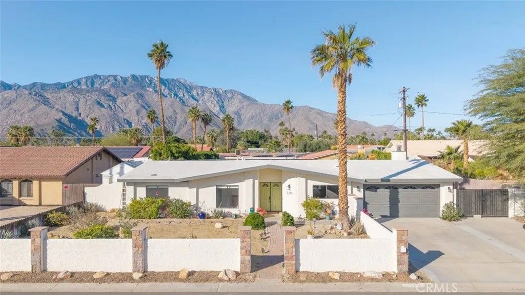 Photo of 2333 N San Clemente Rd, Palm Springs, CA 92262 (MLS # IG26025914)