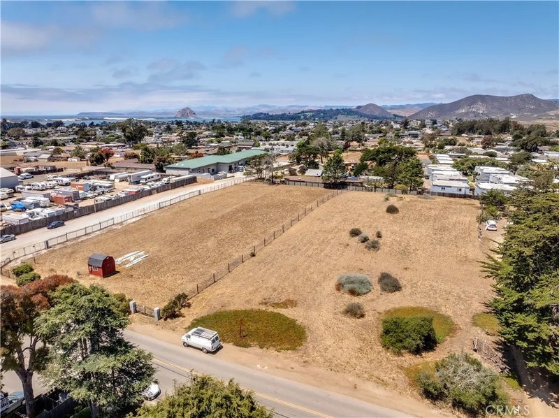 1230 Los Olivos
