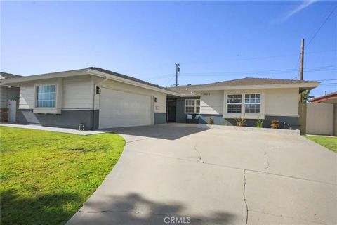 Photo of 6091 Kimberly Drive, Huntington Beach, CA 92647 (MLS # OC26088418)