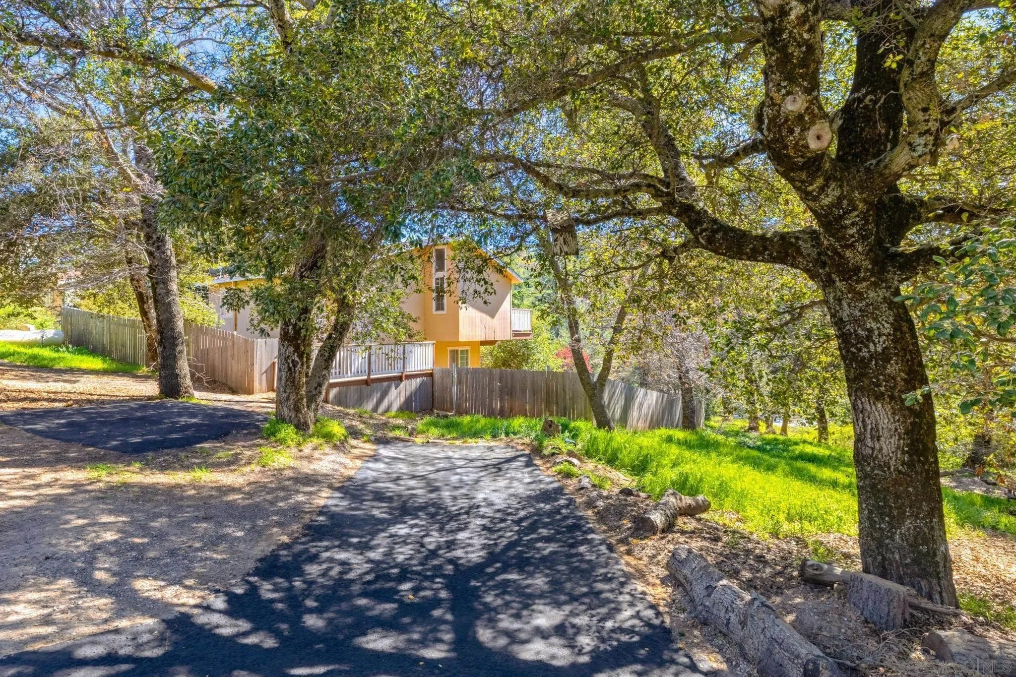 2610 Salton Vista Dr