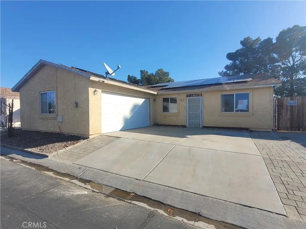 Photo of 25064 Avenida Laredo, Barstow, CA 92311 (MLS # HD26025772)