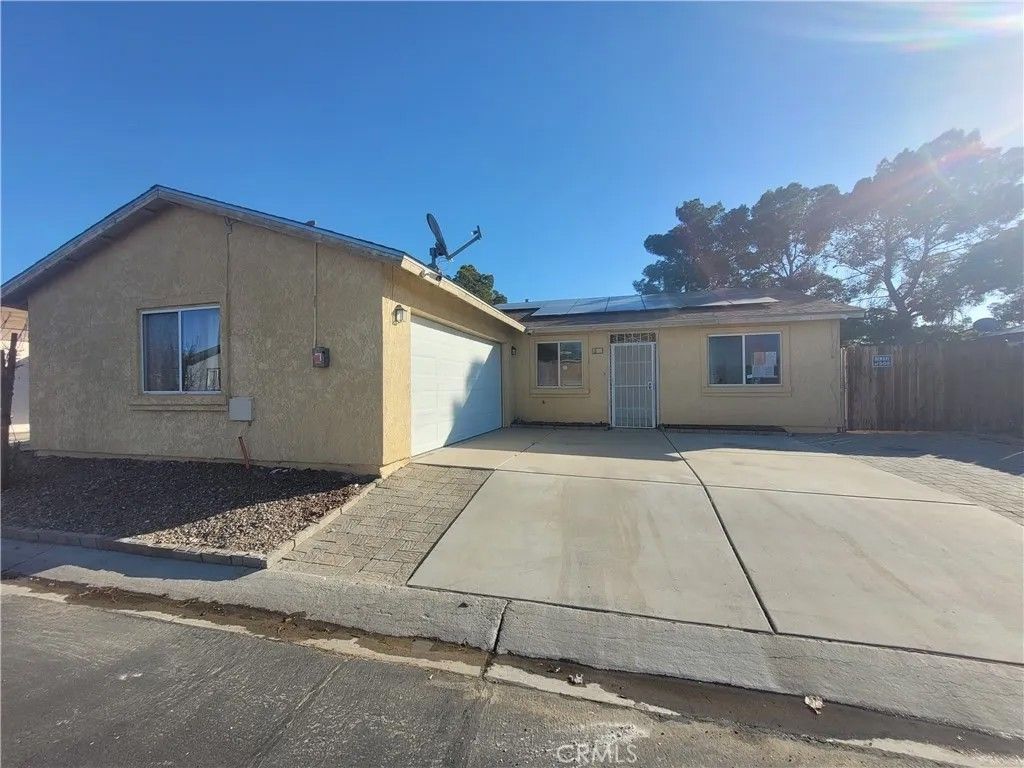 Photo of 25064 Avenida Laredo, Barstow, CA 92311 (MLS # HD26025772)
