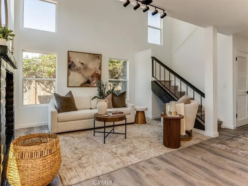 1260 Laguna Lane