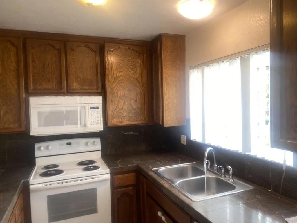 Photo of 390 E Madison Avenue #E, El Cajon, CA 92020 (MLS # NDP2605781)