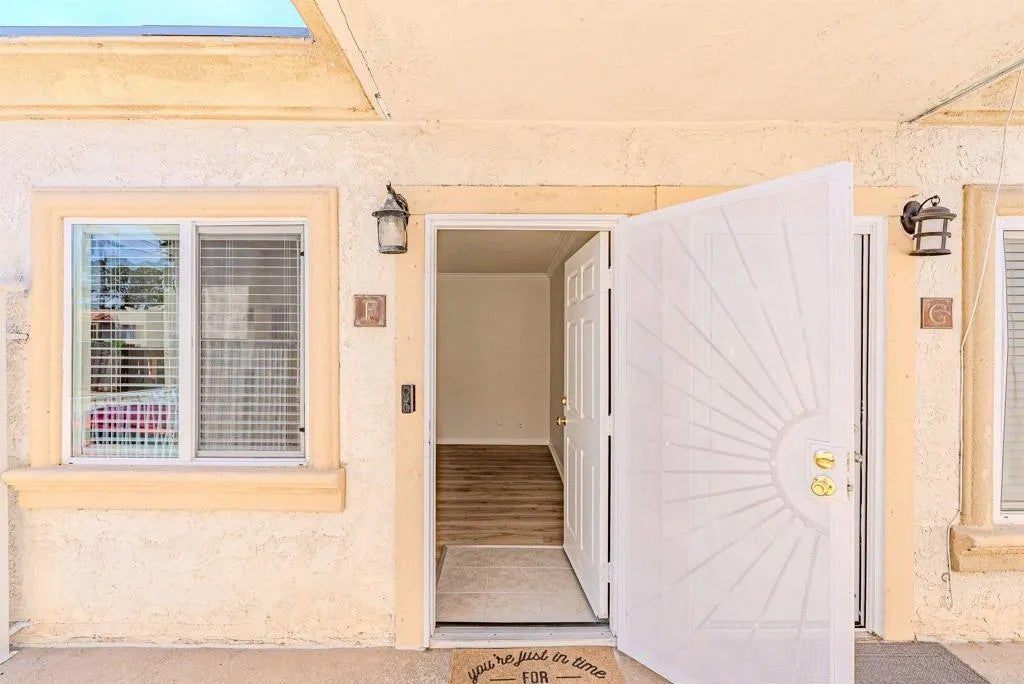 1085 12th St F