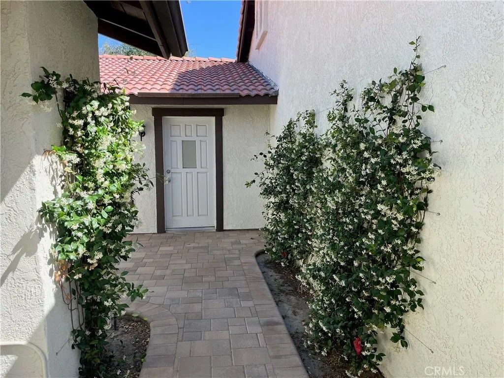 Photo of 43342 Callaway Court #B, Palm Desert, CA 92260 (MLS # OC26006492)