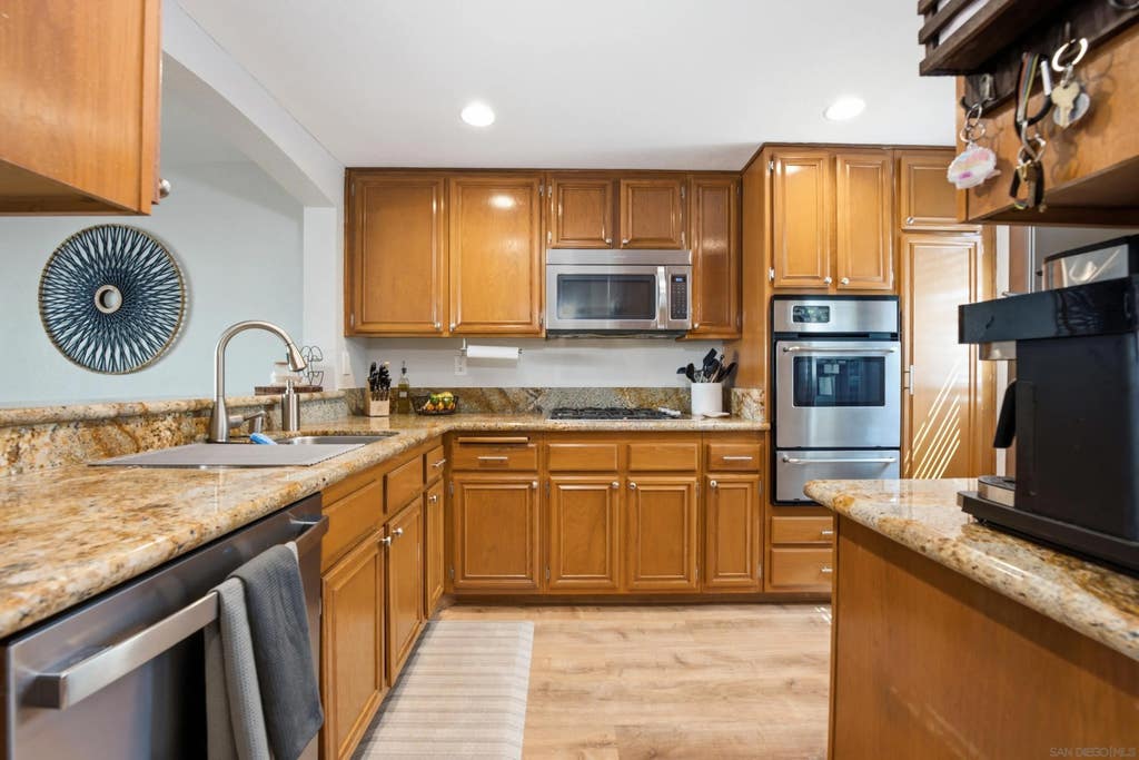 Photo of 730 Breeze Hill Rd #273, Vista, CA 92081 (MLS # 260019385)