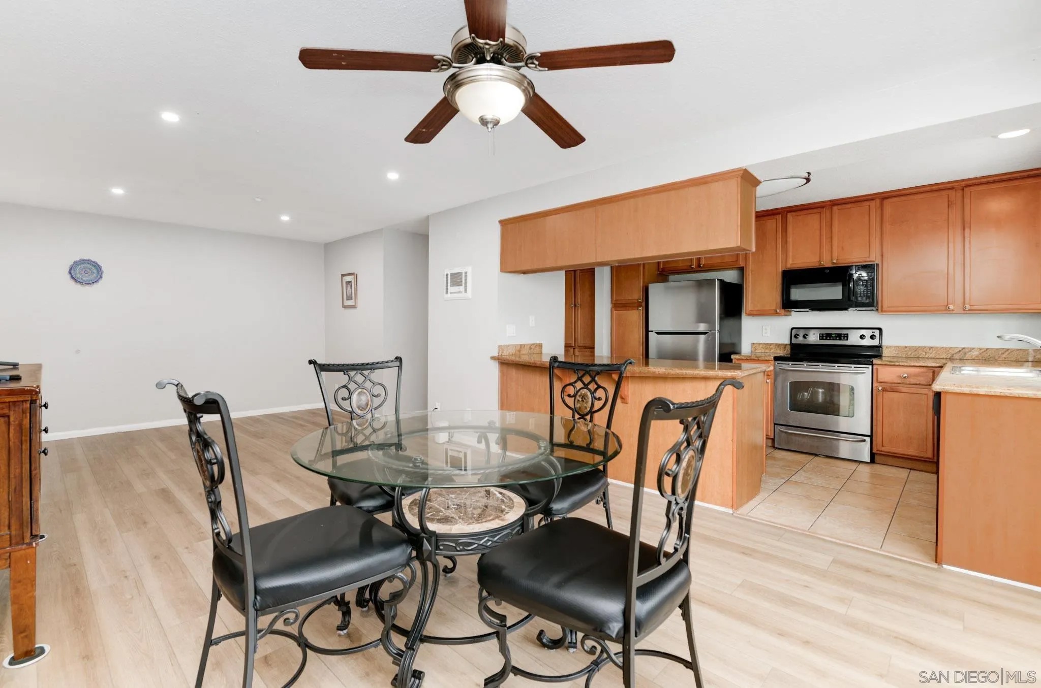 615 Fredricks Ave 153