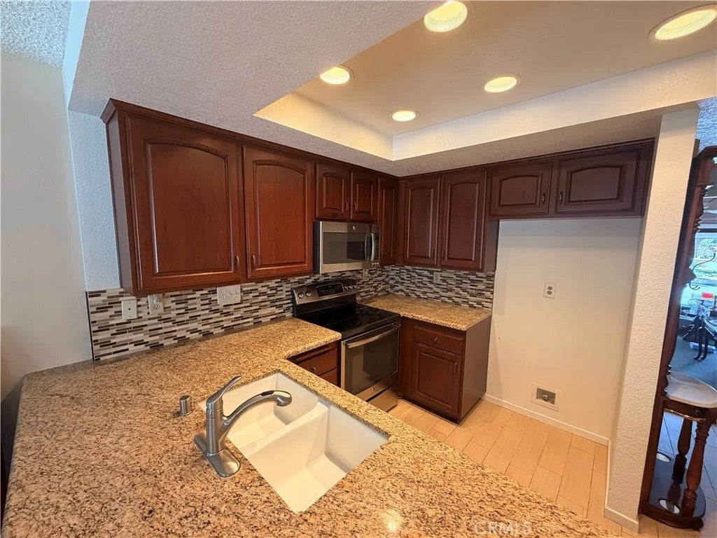 933 Creekside Dr. 126