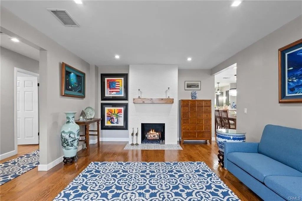 Photo of 1903 N Screenland Dr, Burbank, CA 91505 (MLS # SR26011441)