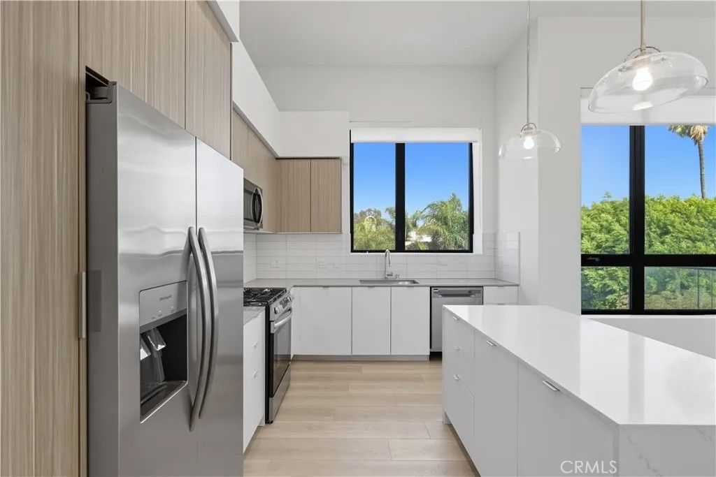Photo of 12078 Guerin Street #307, Studio City, CA 91604 (MLS # SR25269578)
