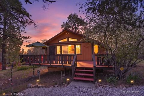 843 Victoria Sugarloaf CA 92386