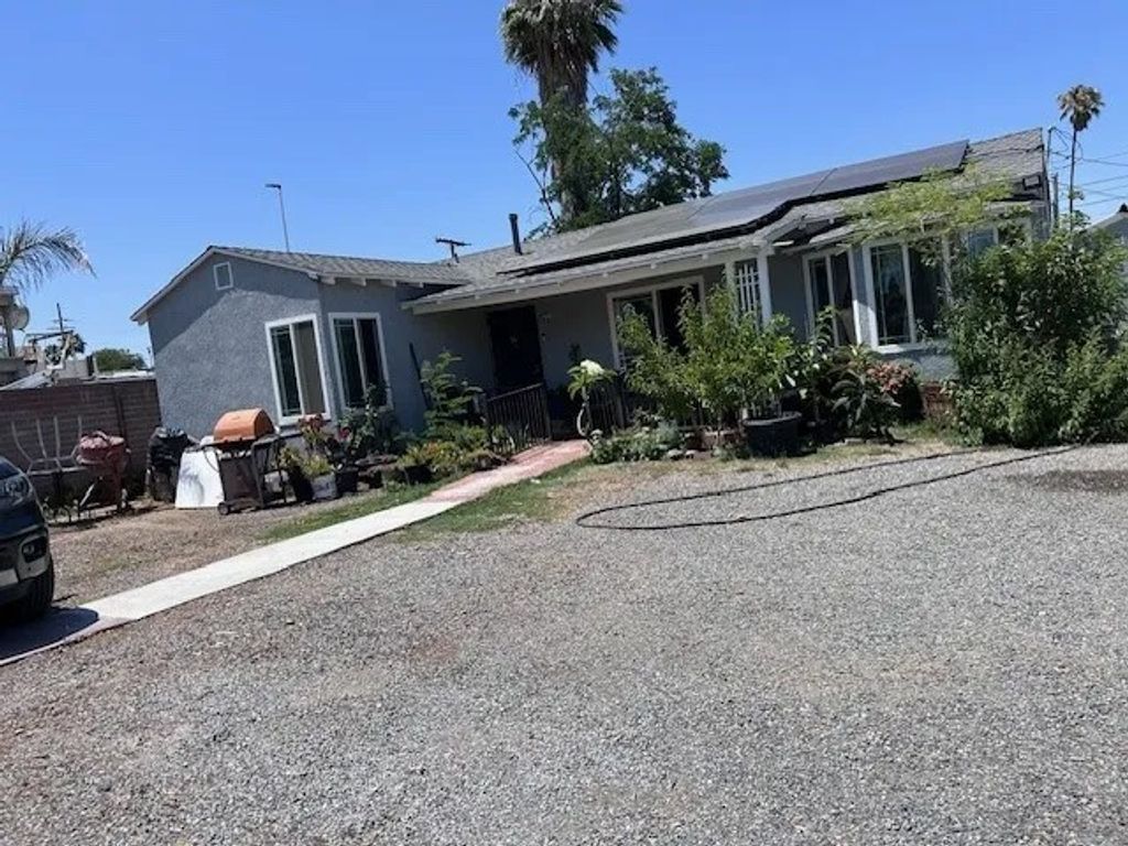 Photo of 160 E 3rd St, Perris, CA 92570 (MLS # PW26001232)