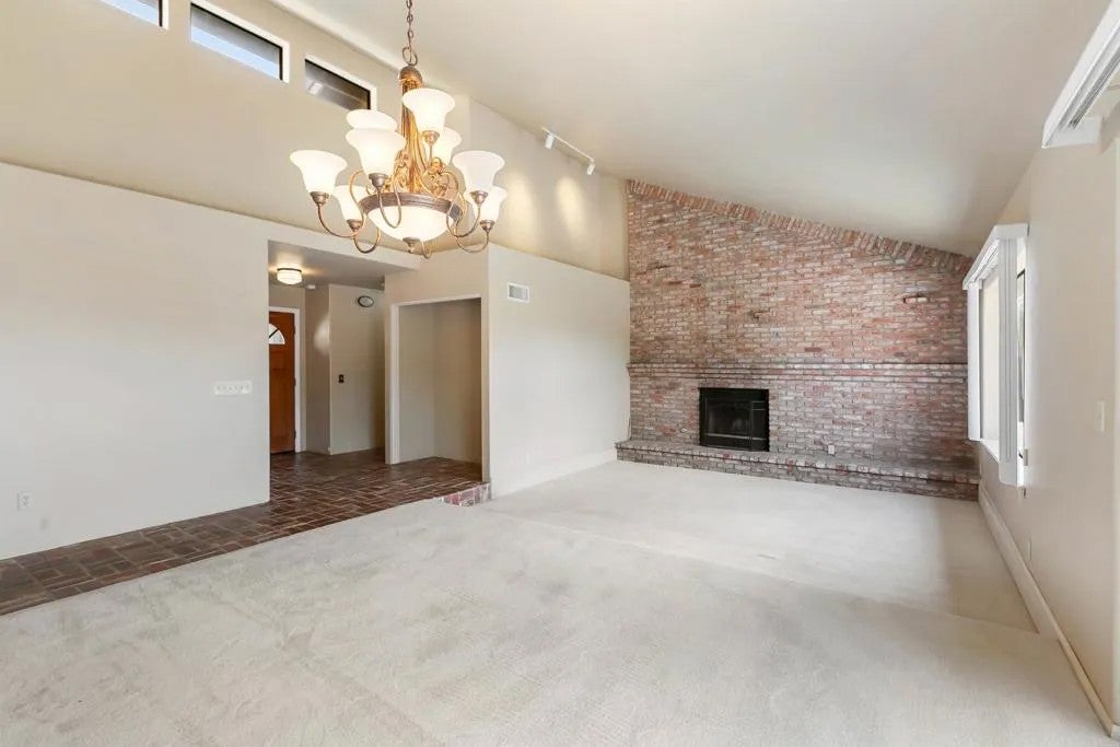 2033 Lilac Lane
