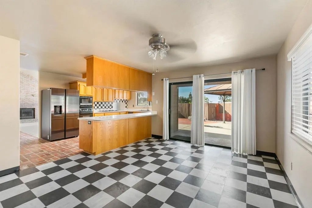 2033 Lilac Lane