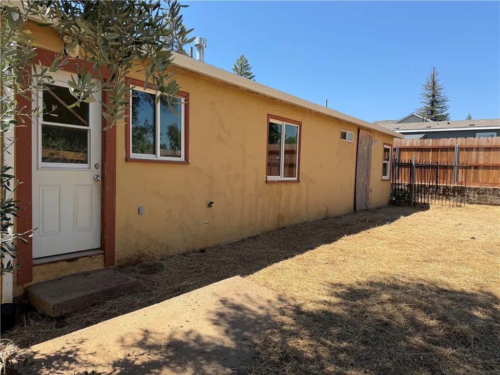 5726 Newland