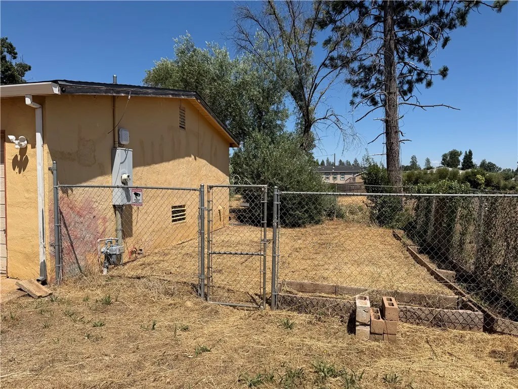 5726 Newland