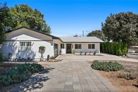 Photo of 762 Talbert AVE, Simi Valley, CA 93065 (MLS # DW26213587)