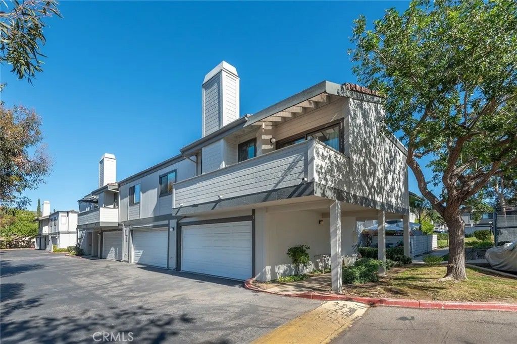 Photo of 6458 Twin Circle Lane 3, Simi Valley, CA 93063 (MLS # SR25259135)