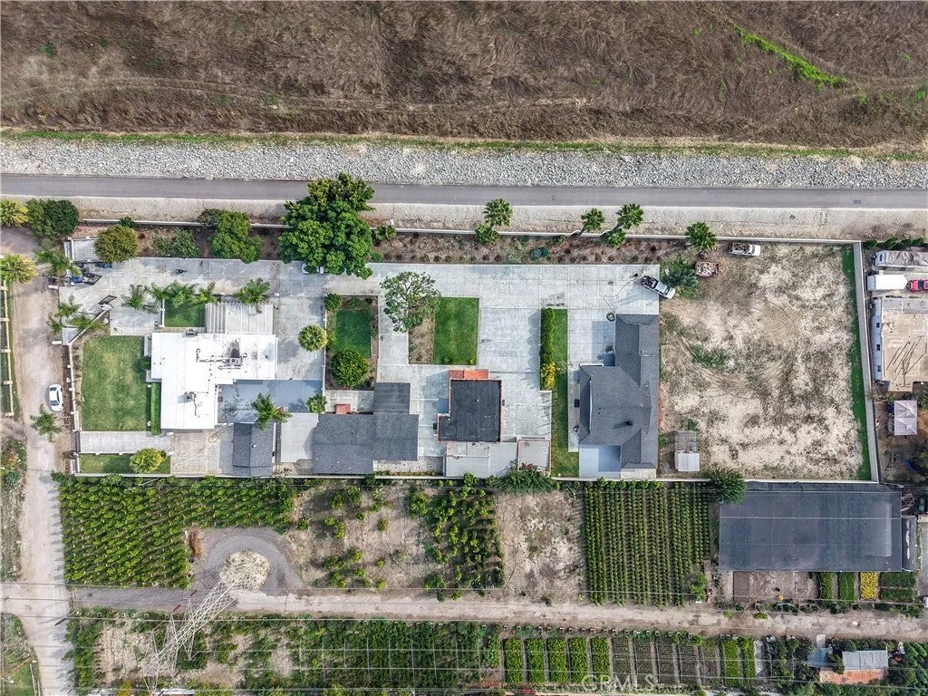 9950 La Docena