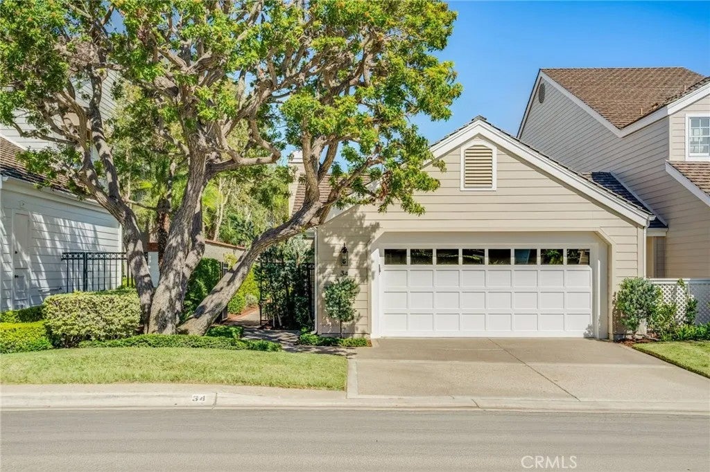 Photo of 34 Hillsdale DR, Newport Beach, CA 92660 (MLS # NP26221240)