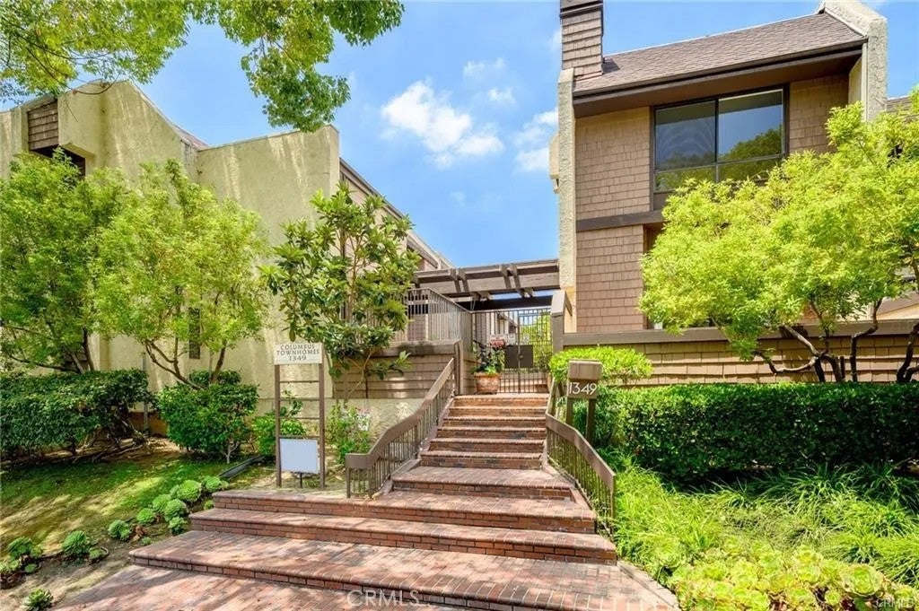 1349 N Columbus 4