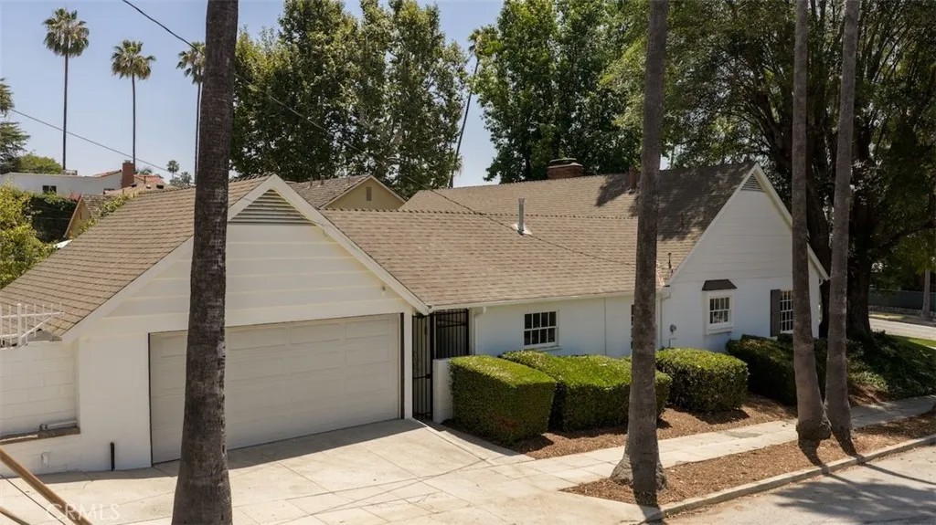 203 E Mountain