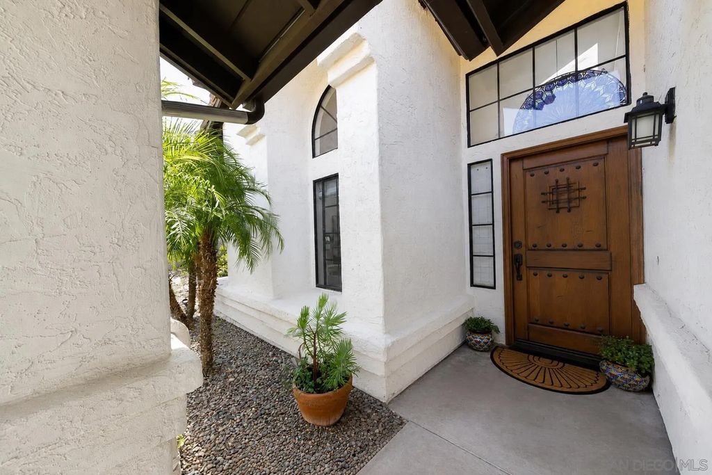 Photo of 5287 Rio Plata Dr, Oceanside, CA 92057 (MLS # 260011096)