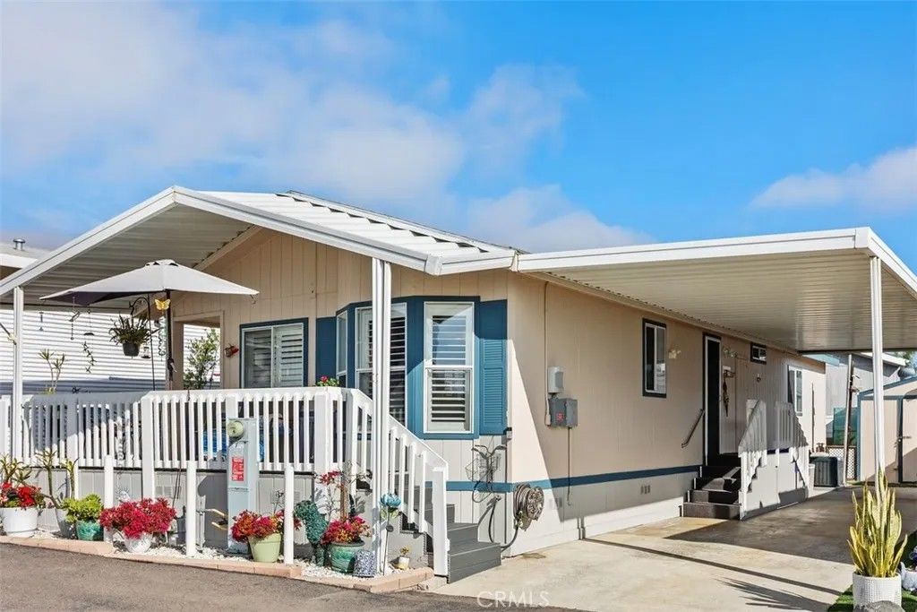 Photo of 245 W Bobier Drive #33, Vista, CA 92083 (MLS # IV26038347)