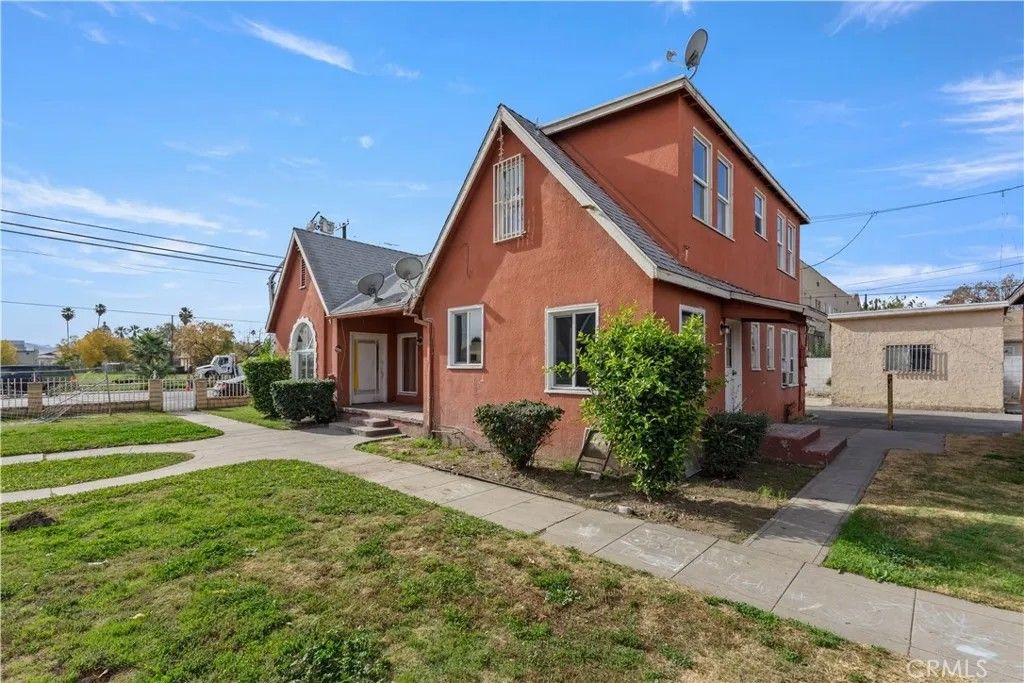 Photo of 272 W 9th Street, San Bernardino, CA 92401 (MLS # CV25280138)