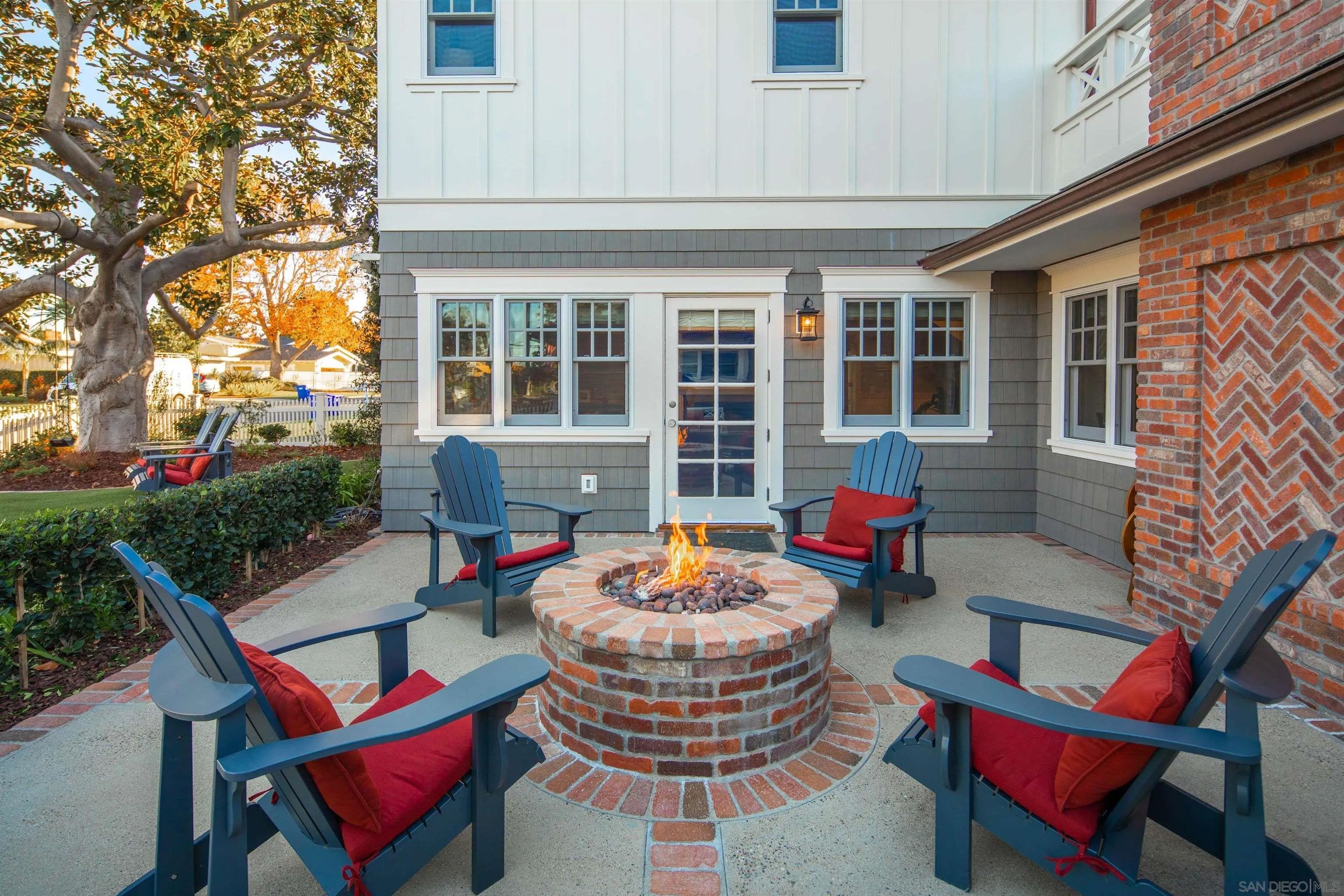 810 Country Club Lane