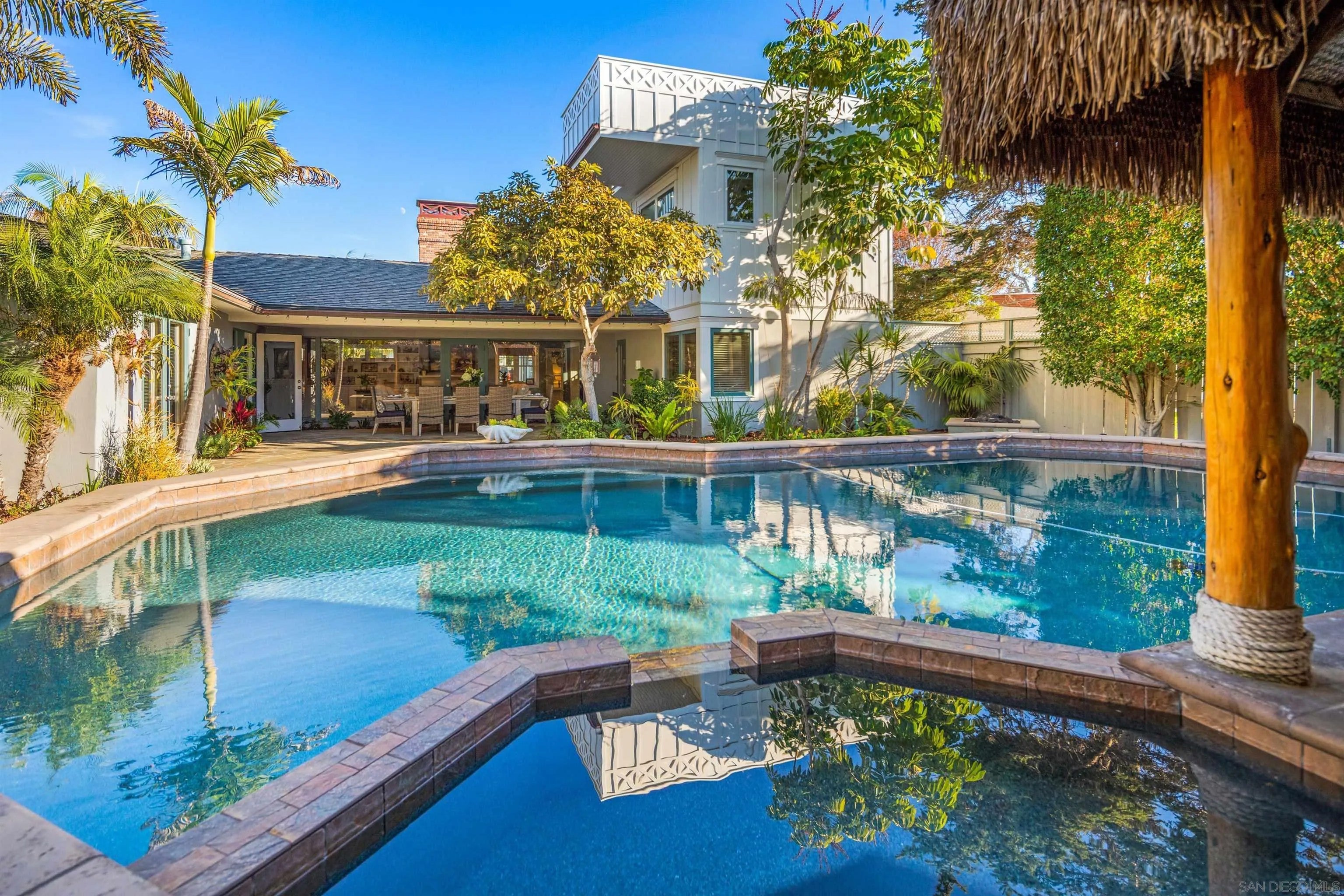 810 Country Club Lane